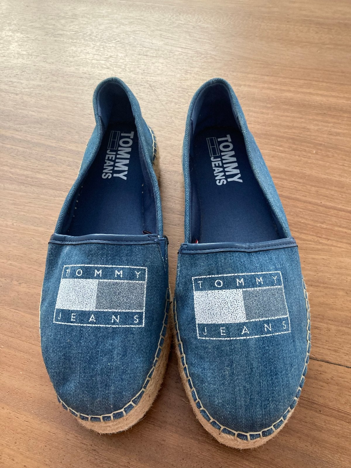 Nieuwe Tommy Jeans espadrilles - Maat 38,5, Kleding | Dames, Ophalen of Verzenden, Nieuw, Blauw, Espadrilles of Moccasins