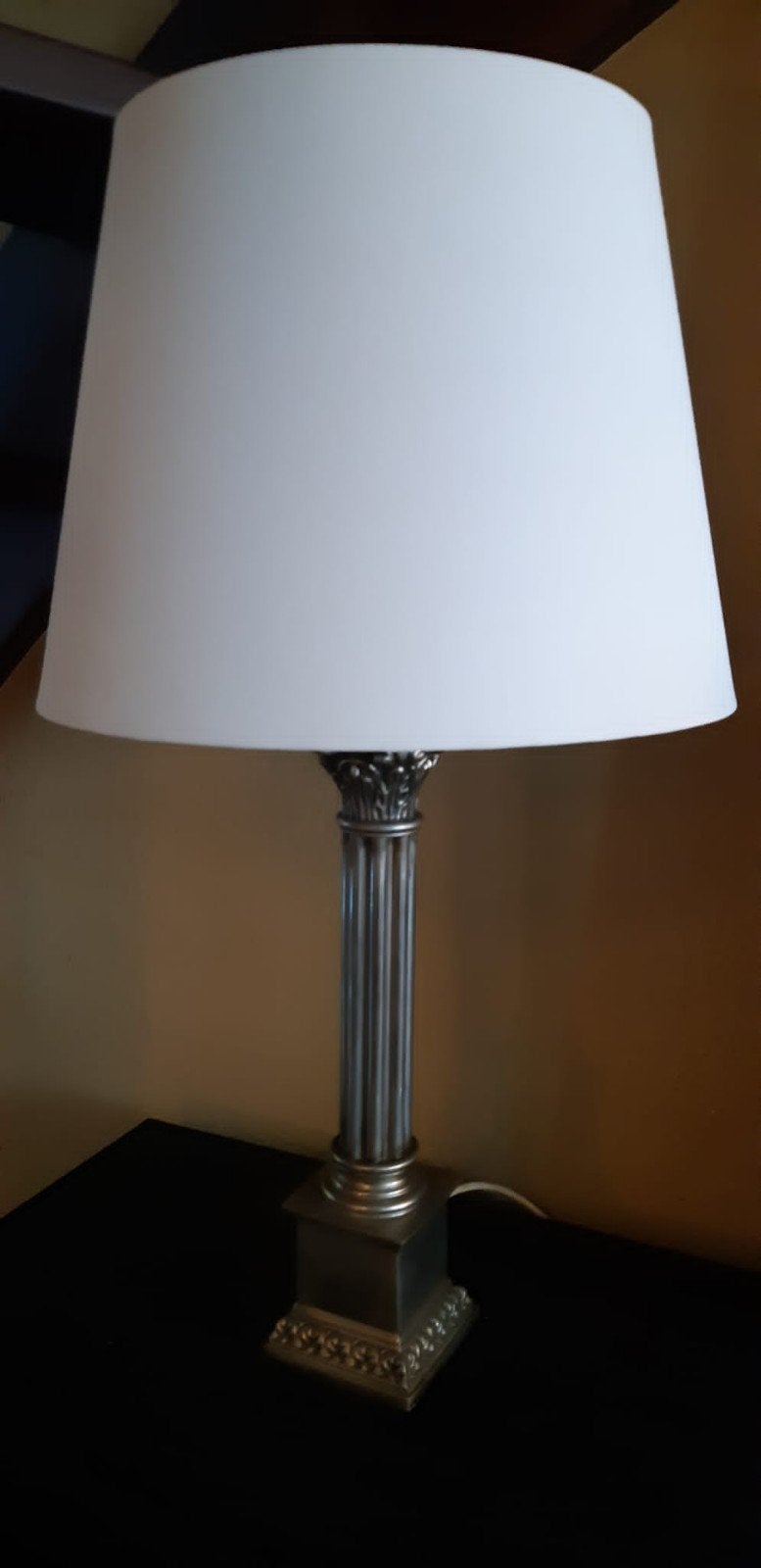 Zware empire kolomlamp met witte kap, Ophalen of Verzenden