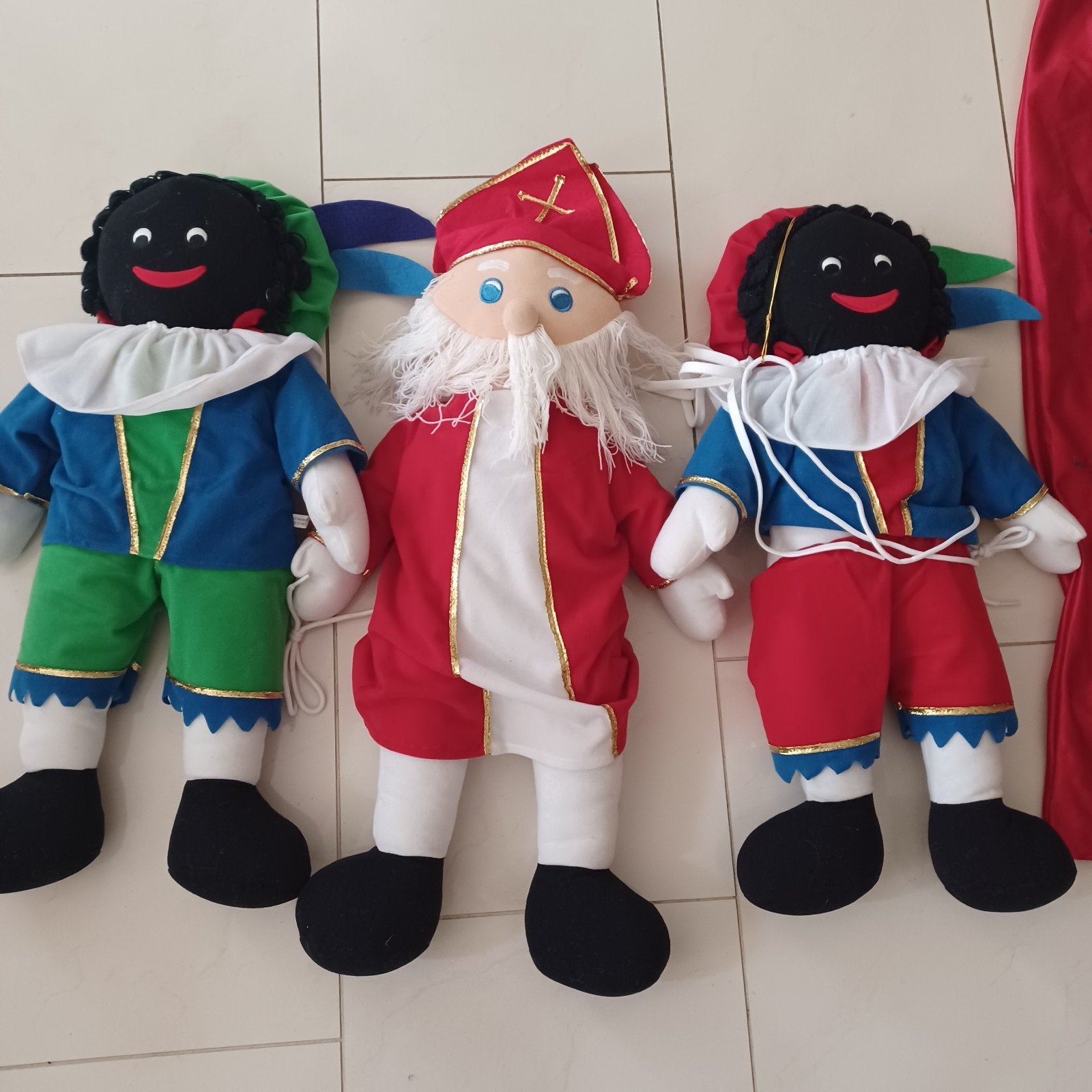 3x 60 cm hoge sinterklaas poppen 27.50€, Diversen, Sinterklaas, Ophalen of Verzenden, Nieuw