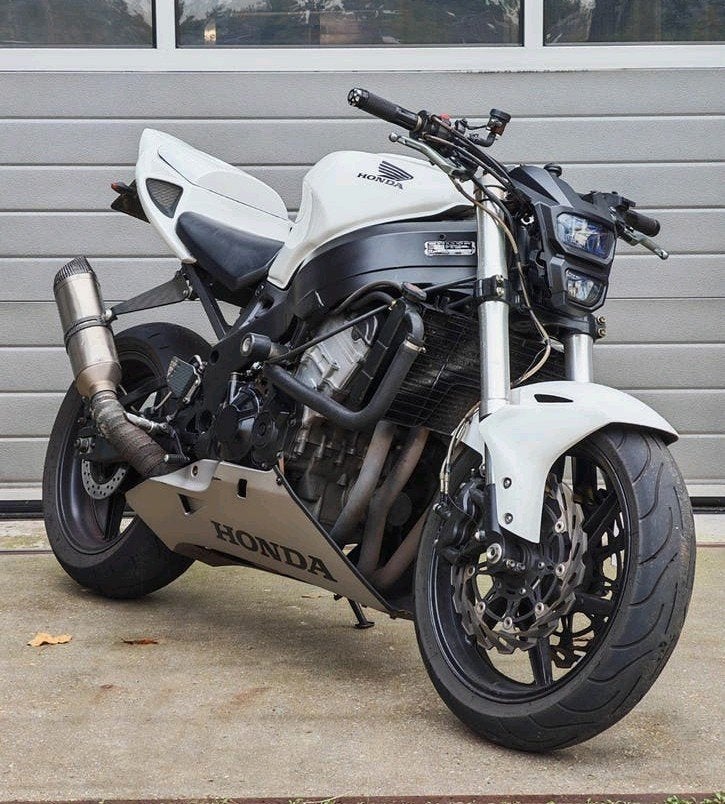 Honda CBR900RR FireBlade naked, Motoren, 4 cilinders, Motorrijbewijs A, Gebruikt, 900 cc