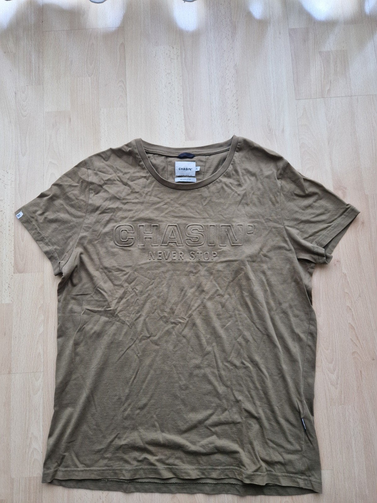 Chasin' Khaki /bruin Shirt XL met Opdruk, Ophalen of Verzenden, Zo goed als nieuw, Maat 56/58 (XL), Chasin