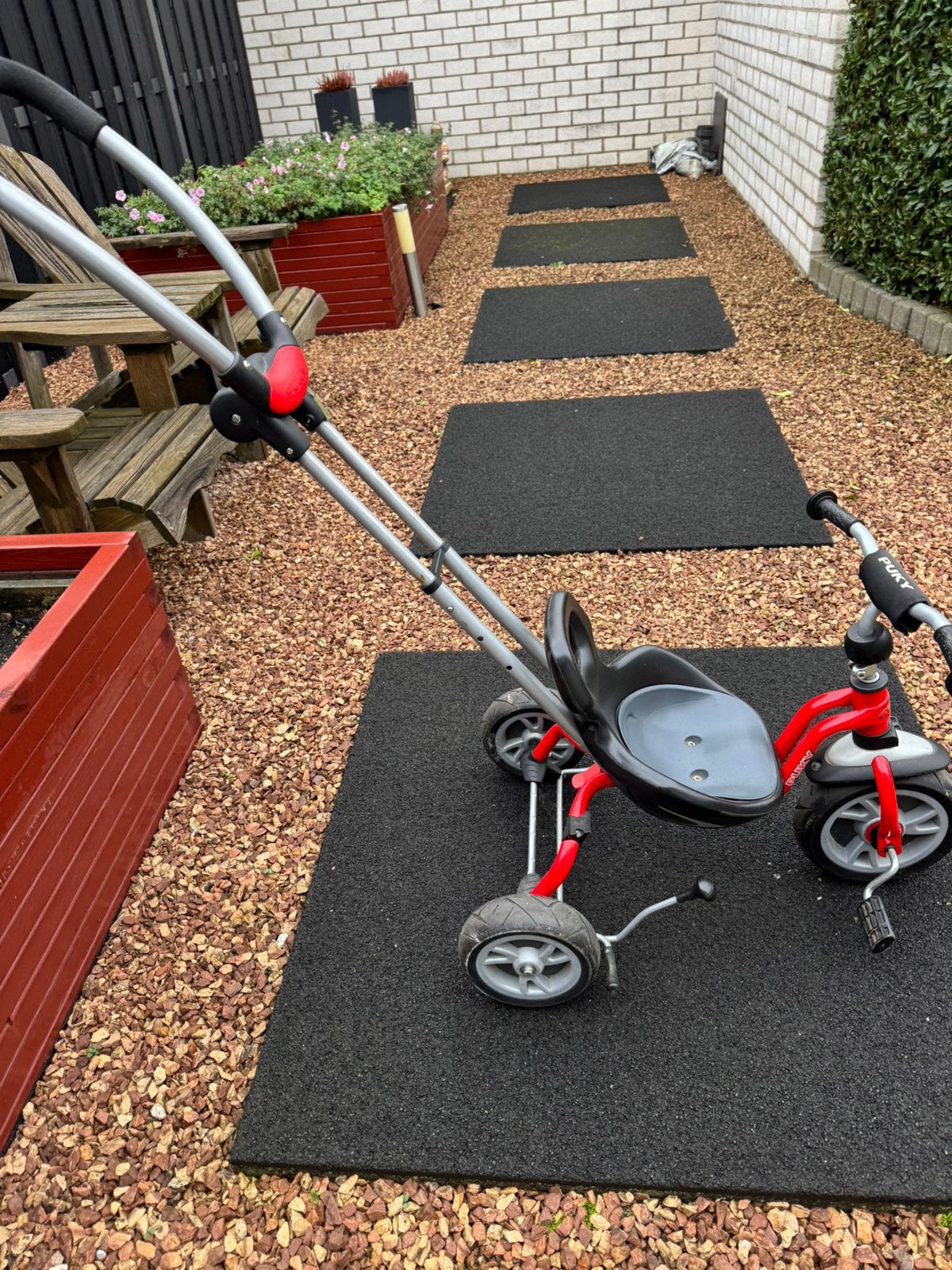 Puky driewieler fietsje met duwstang rood., Ophalen, Zo goed als nieuw, Minder dan 16 inch