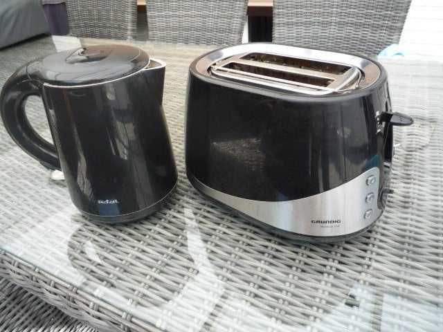 waterkoker en toaster, Witgoed en Apparatuur, Broodroosters, Ophalen of Verzenden, Gebruikt, Uitneembare kruimellade