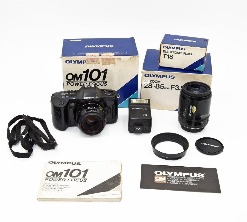Olympus OM101 + 2/50mm + AF Zoom Lens + 2x Flash T18, Ophalen of Verzenden, Gebruikt, Spiegelreflex, Olympus