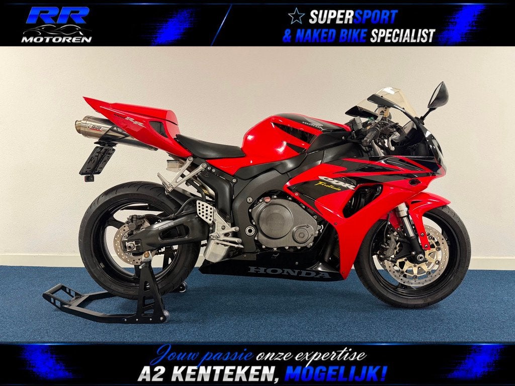 Honda Sport CBR 1000 RR FIREBLADE / SC57 / FACE-LIFT, Motoren, Motoren | Honda, Sportuitlaat, Bedrijf, Super Sport, Meer dan 35 kW