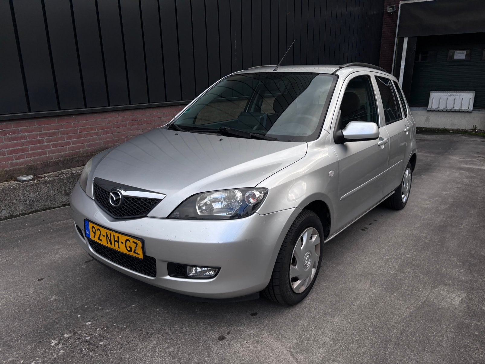 Mazda 2 1.4 16V AUTOMAAT goed onderhouden! Nieuw APK, 40 €/maand, 4 cilinders, Origineel Nederlands, Bedrijf