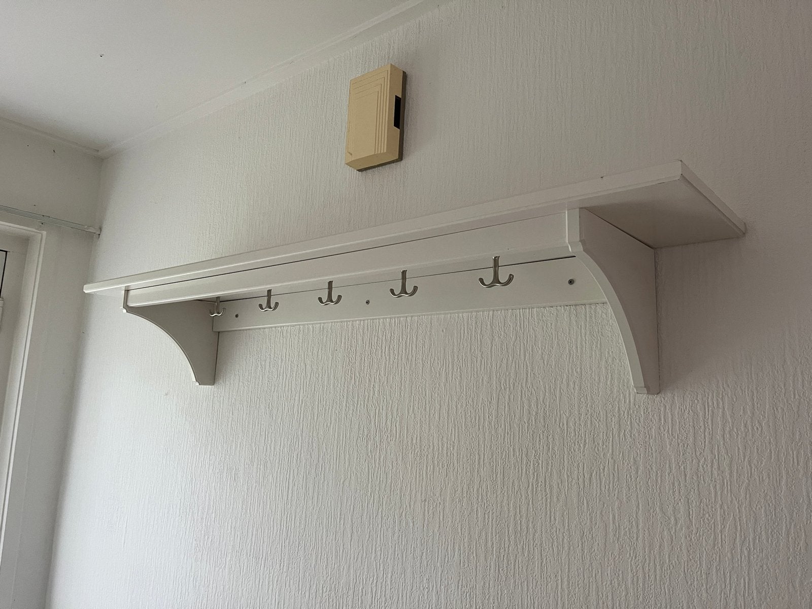 Witte wandkapstok met plank en 5 haken, Wandkapstok, Gebruikt, Ophalen of Verzenden, Minder dan 100 cm