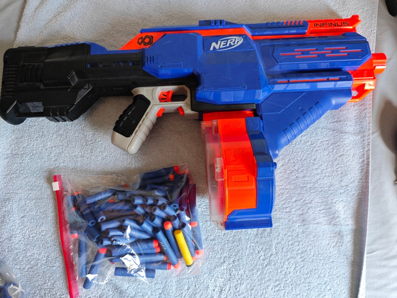 nerf elite series infinus ( electrisch nerf pistool), Ophalen of Verzenden, Gebruikt