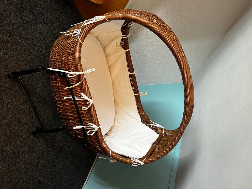 Babybed Rotan Wieg met Aerosleep Matrasbeschermer, Ophalen, Zo goed als nieuw, Wieg
