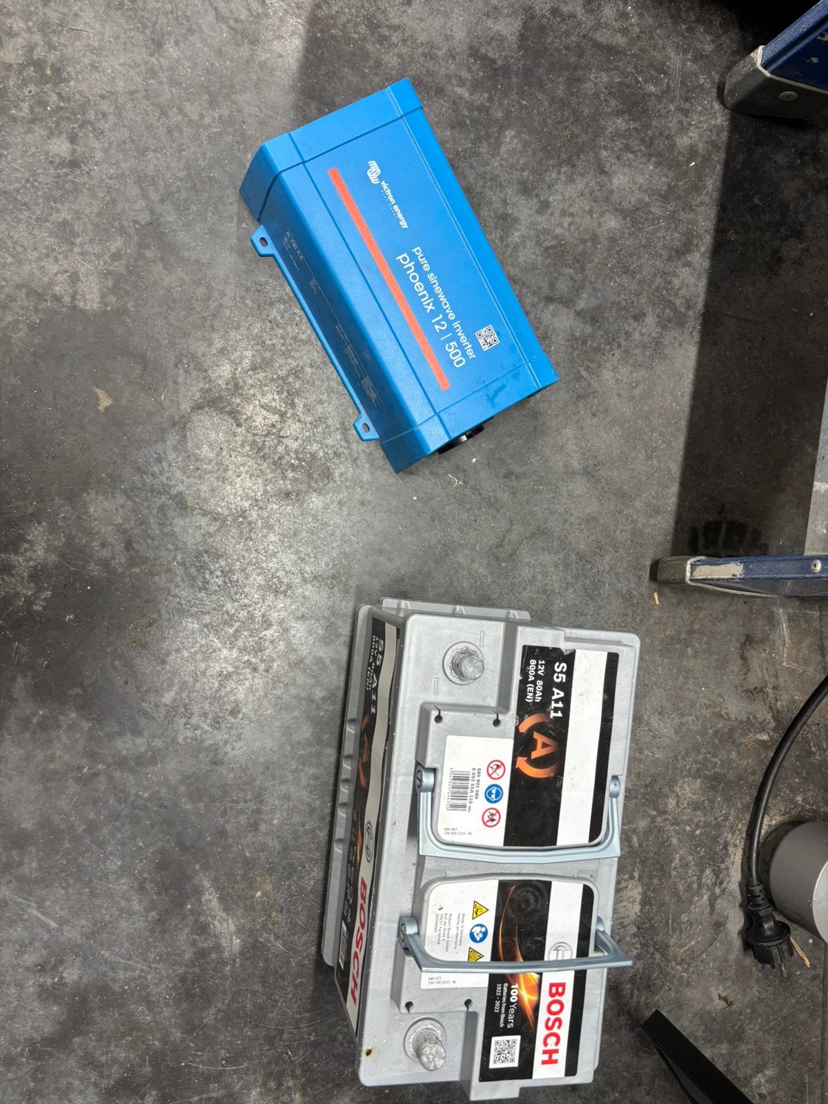 Victron pure shinewave phoenix 12 l 500 met accu, Ophalen, Zo goed als nieuw