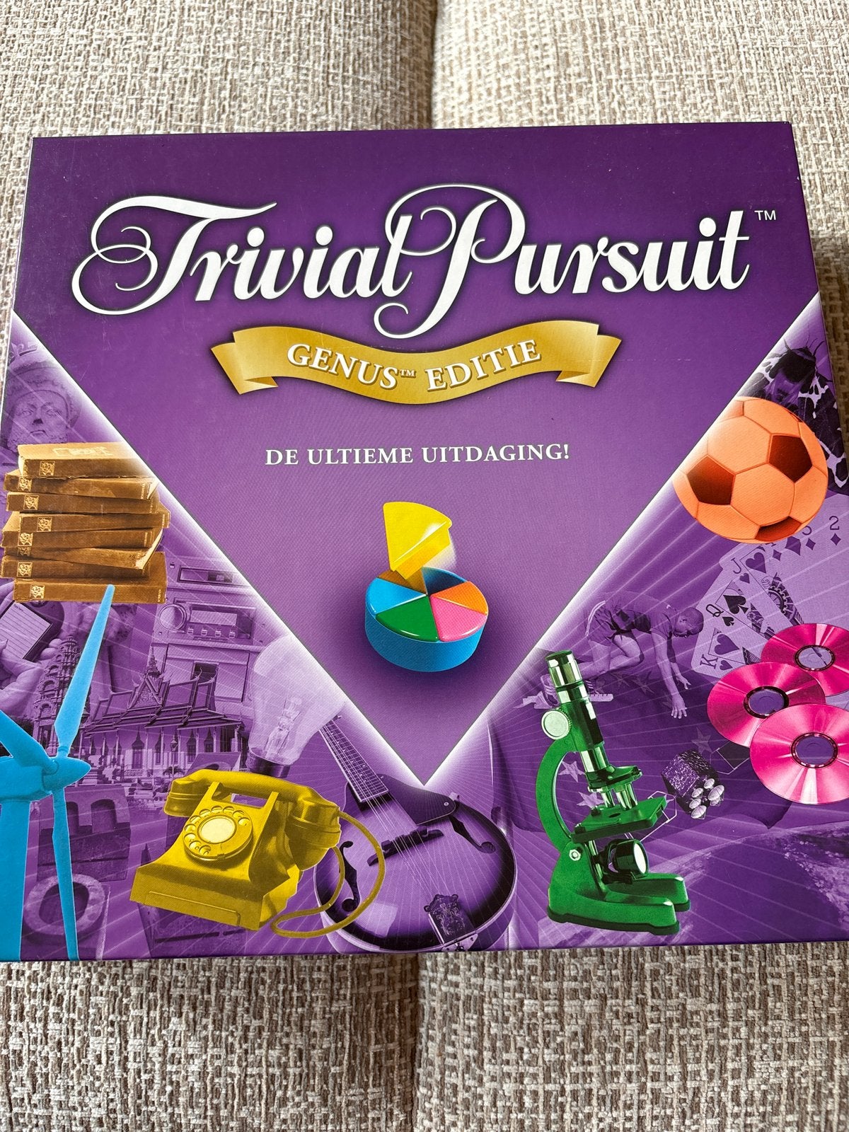 Trivial Pursuit Genus Editie - De Ultieme Uitdaging!, Hobby en Vrije tijd, Een of twee spelers, Ophalen of Verzenden, Zo goed als nieuw