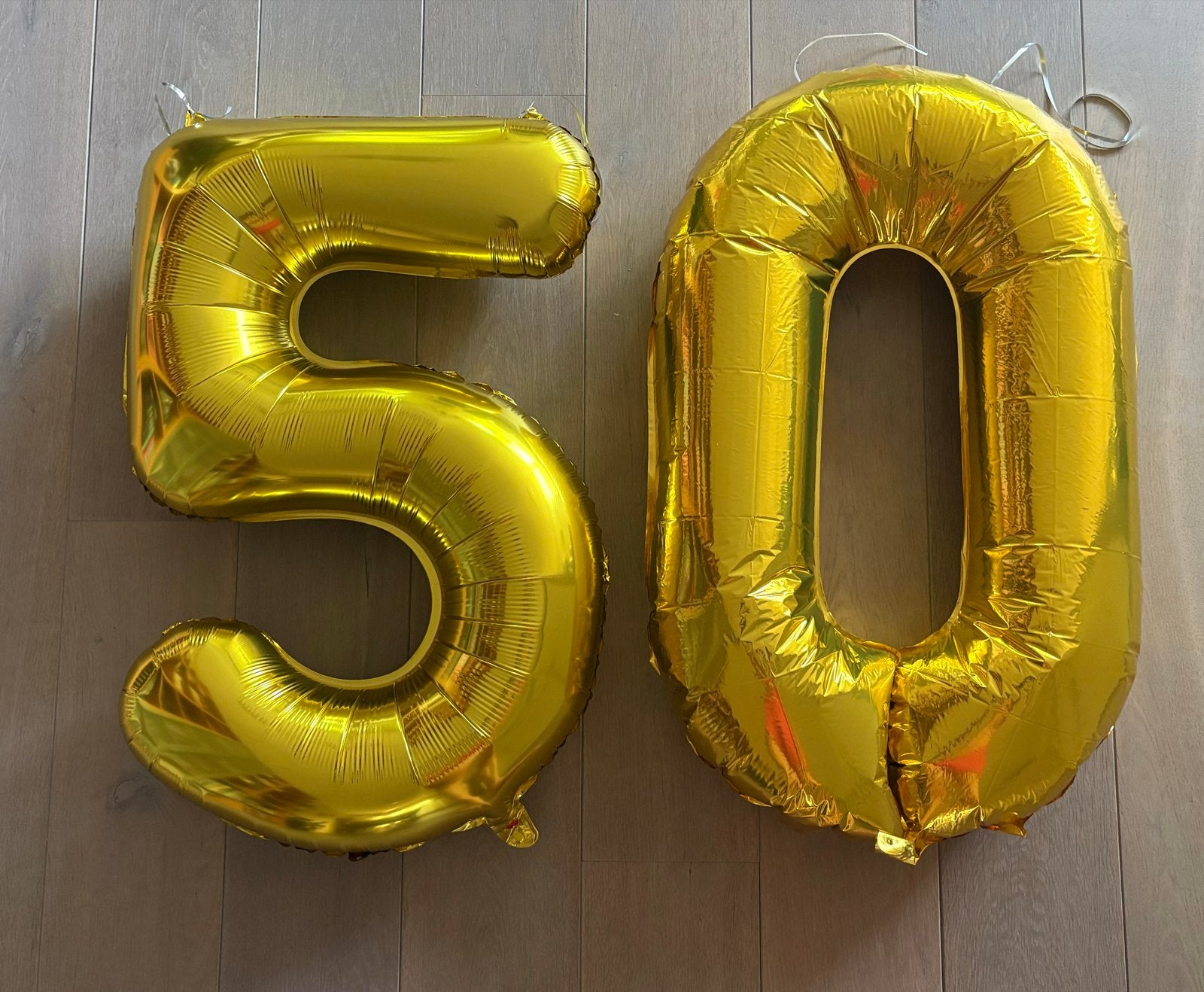 50 gouden set. Slingers, Ballonnen 86cm en Deurslinger, Hobby en Vrije tijd, Feestartikelen, Ophalen of Verzenden, Nieuw, Versiering