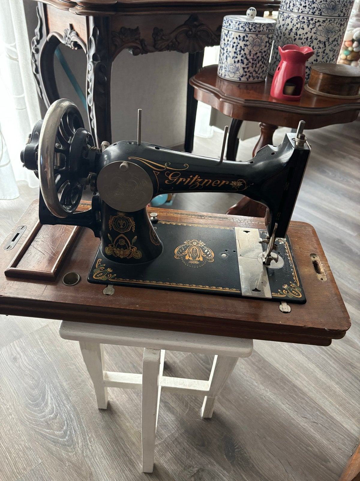 Antieke Gritzner handnaaimachine met originele houten koffer, Ophalen