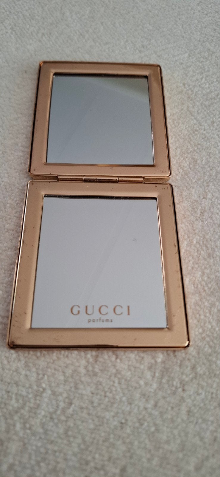 Gucci Parfums Compact Spiegel - Roségoud, Ophalen of Verzenden, Gehele gezicht