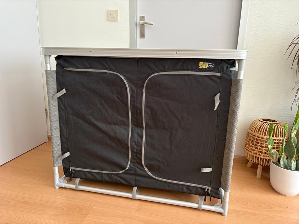 Campart Madrid Campingkastje, Caravans en Kamperen, Ophalen, Zo goed als nieuw, Campingkast