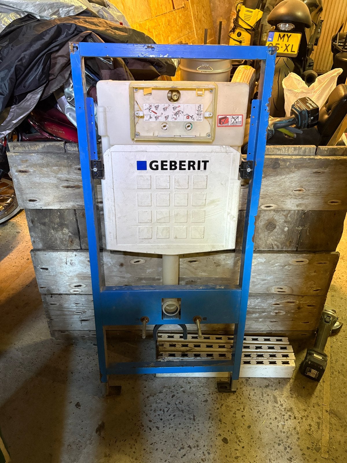 Geberit inbouwreservoir - Gebruikt, werkt prima, Doe-het-zelf en Verbouw, Sanitair, Ophalen of Verzenden, Gebruikt, Toilet