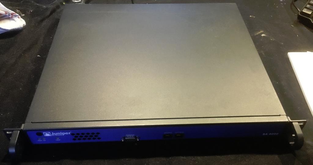 Juniper Secure Access 4000 SSL VPN Firewall Appliance 21-3, Ophalen of Verzenden, Gebruikt, Router, Juniper