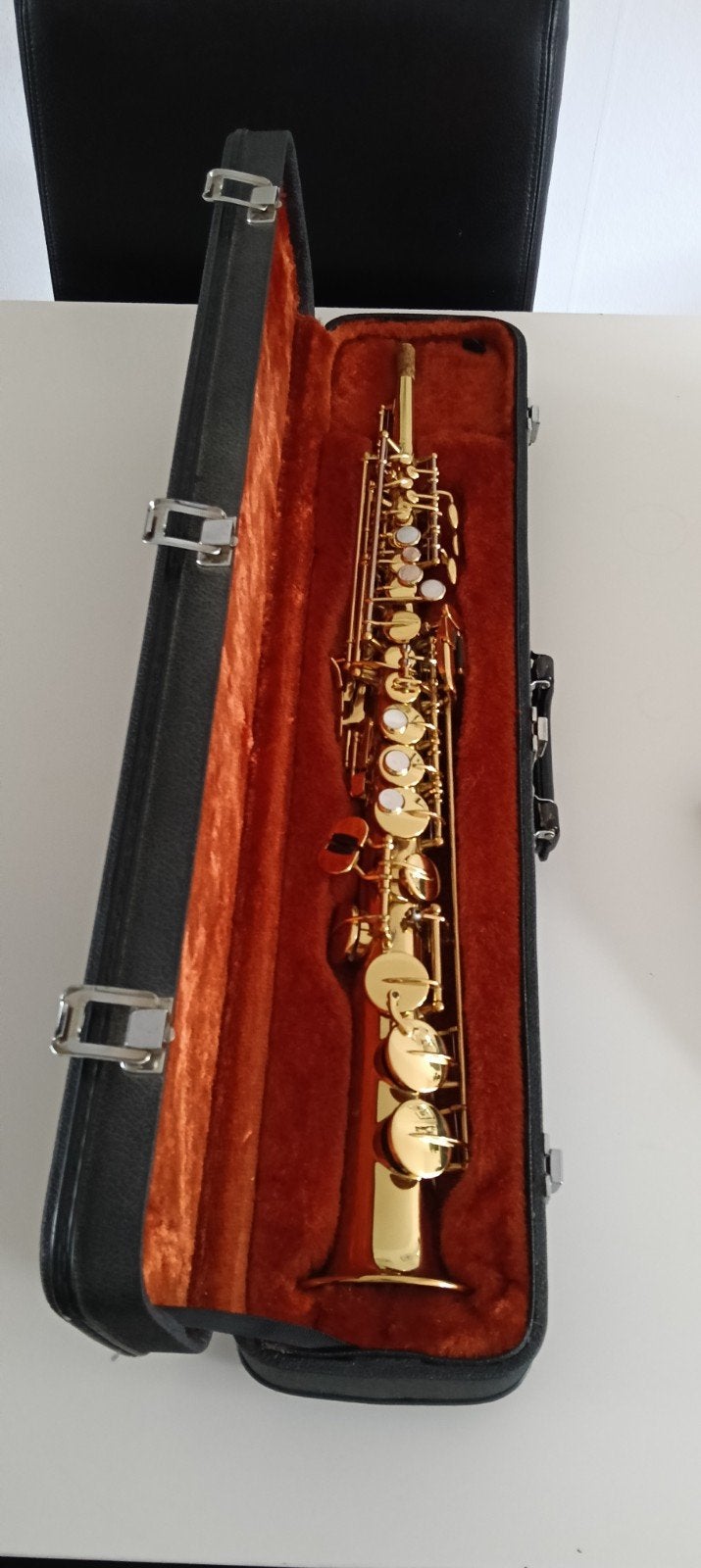 Yanagisawa Sopraansaxofoon met koffer en accessoires, Ophalen of Verzenden, Gebruikt, Sopraan, Met koffer