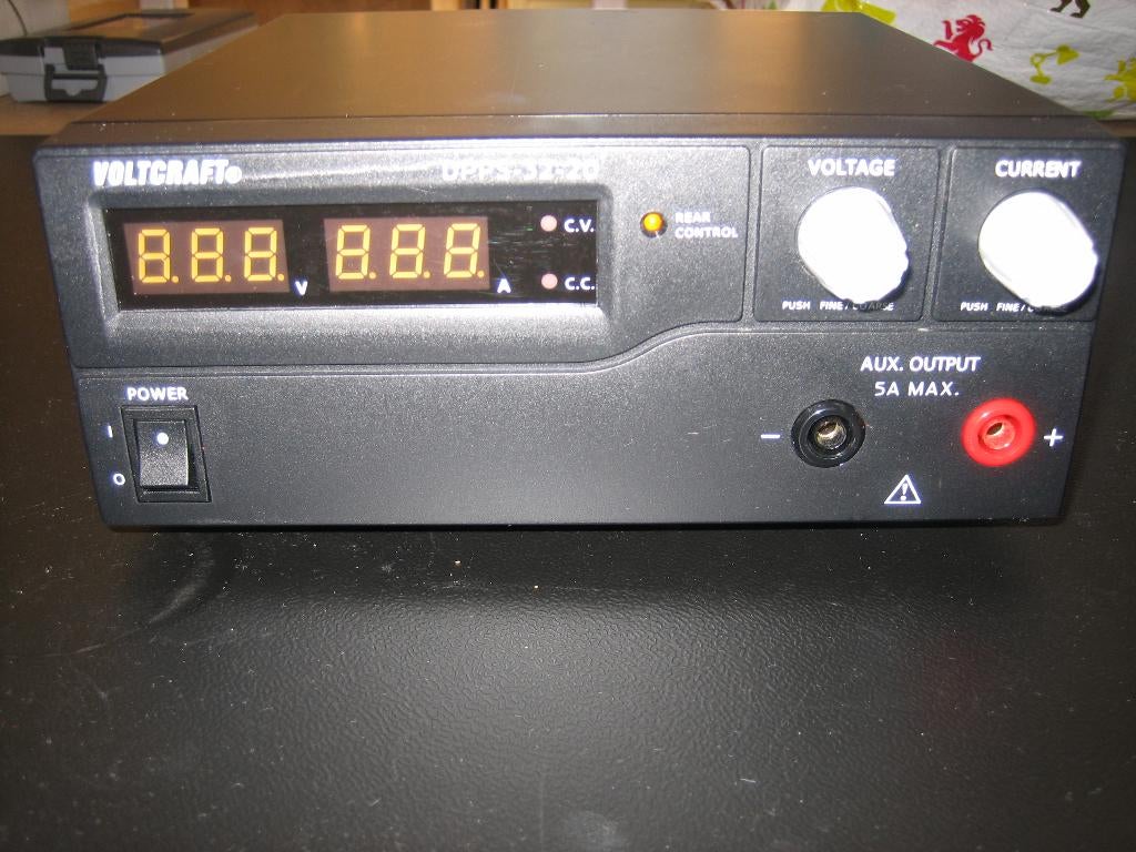 Regelbare voeding Voltcraft DPPS-32-20, Ophalen of Verzenden, Zo goed als nieuw, Elektriciteit