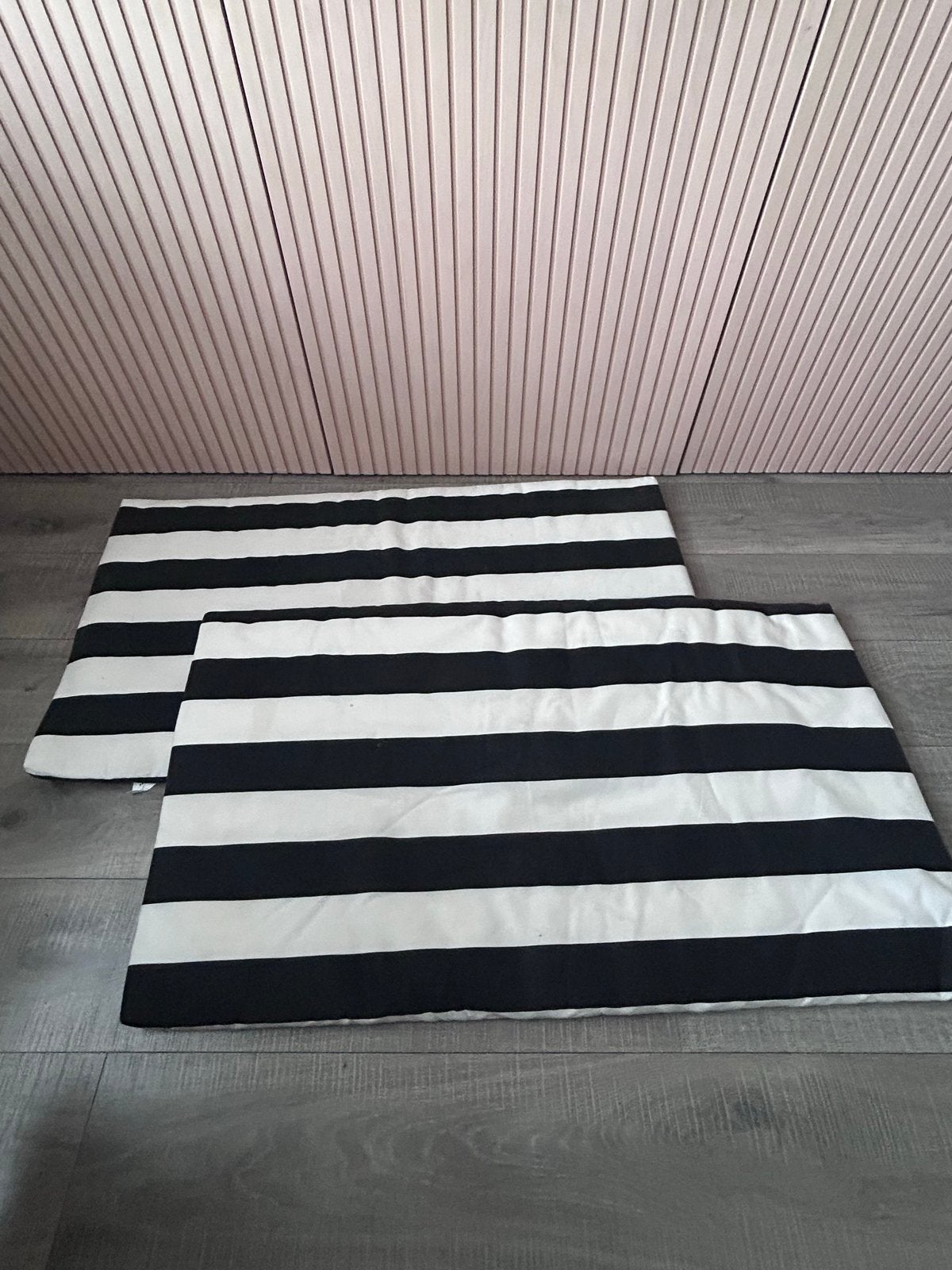 IKEA BÄNKKAMRAT Zwart-wit gestreepte  (2 stuks), Ophalen, Jongetje of Meisje, Zwart, Zo goed als nieuw