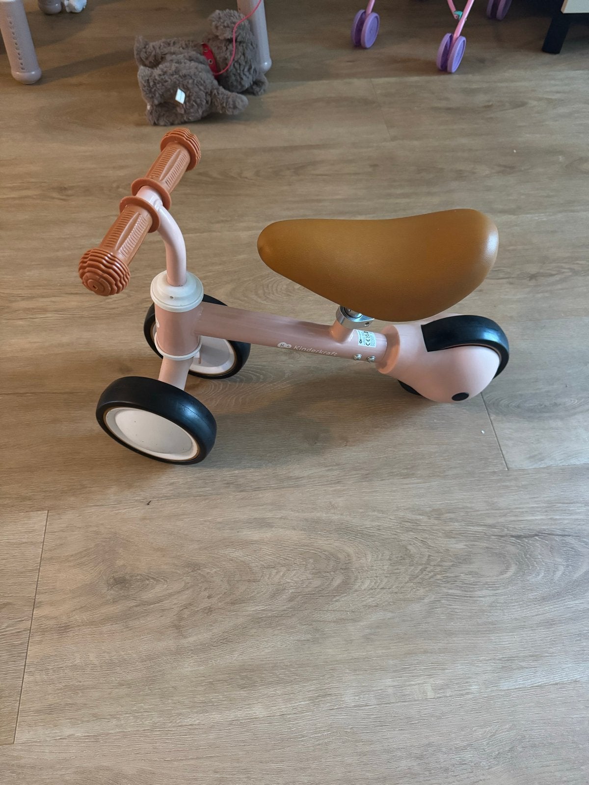 Kinderkraft Loopfiets Roze, Kinderen en Baby's, Speelgoed | Buiten | Voertuigen en Loopfietsen, Ophalen, Zo goed als nieuw, Loopfiets