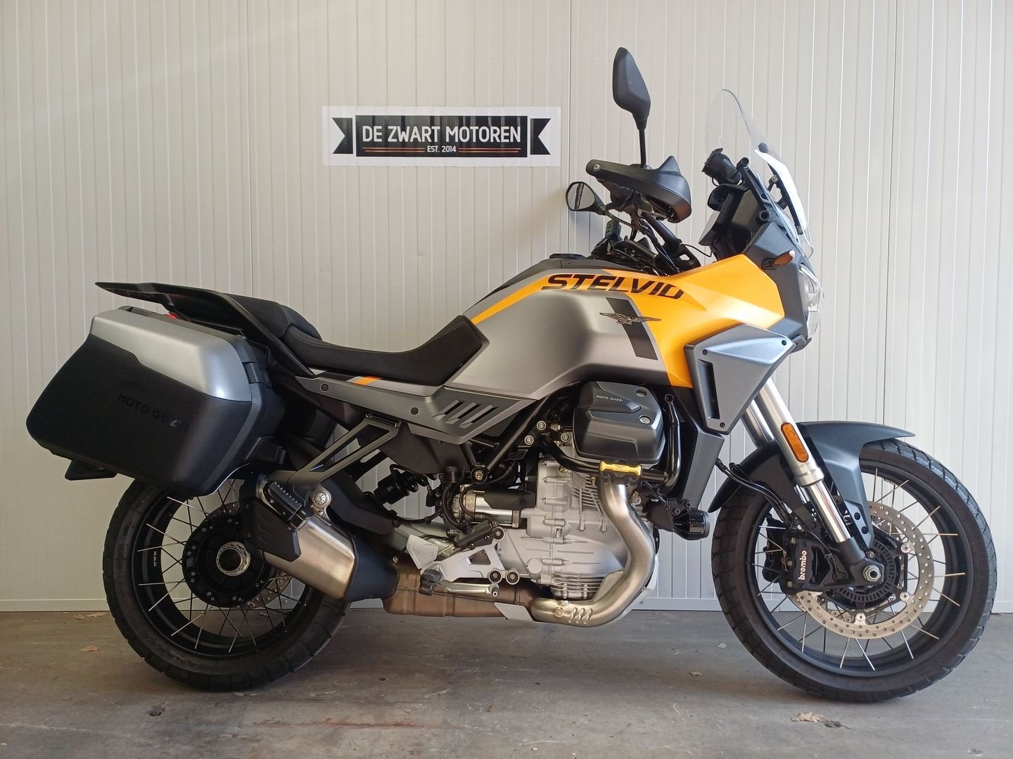MOTO GUZZI STELVIO bj 2025 8634km nieuwstaat!, Motoren, Motoren | Moto Guzzi, 2 cilinders, Motorrijbewijs A, Bedrijf, Onbekend