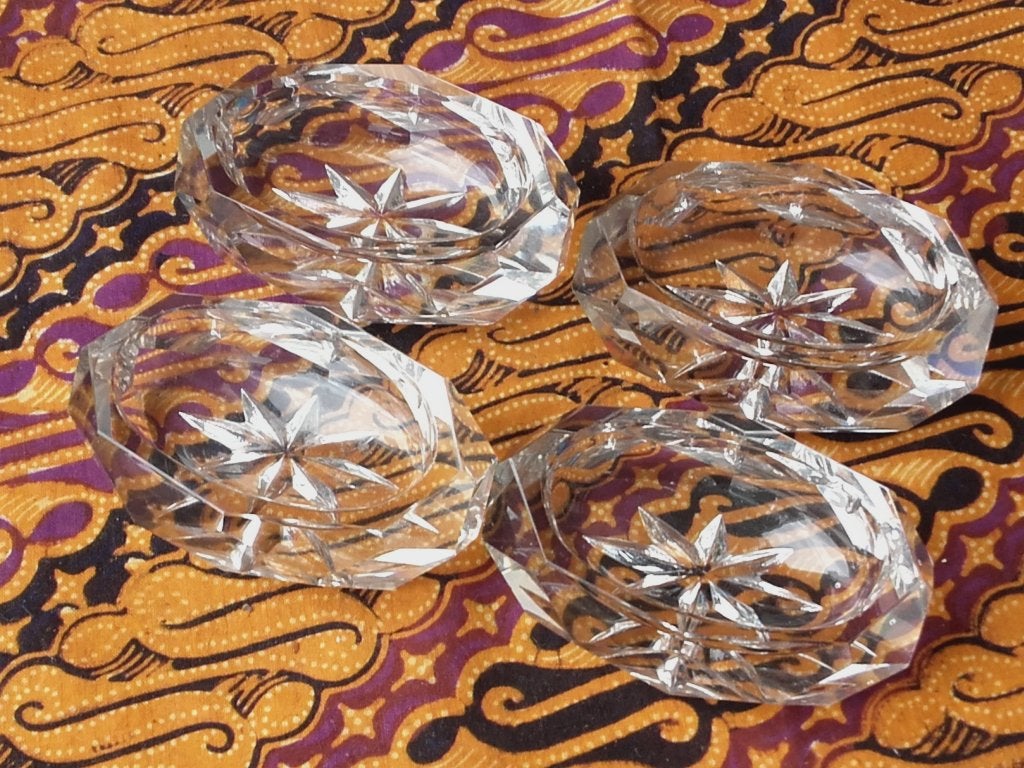 Vier mooie antieke bakjes uit Engeland van kristal 7,7 cm., Antiek en Kunst, Ophalen of Verzenden