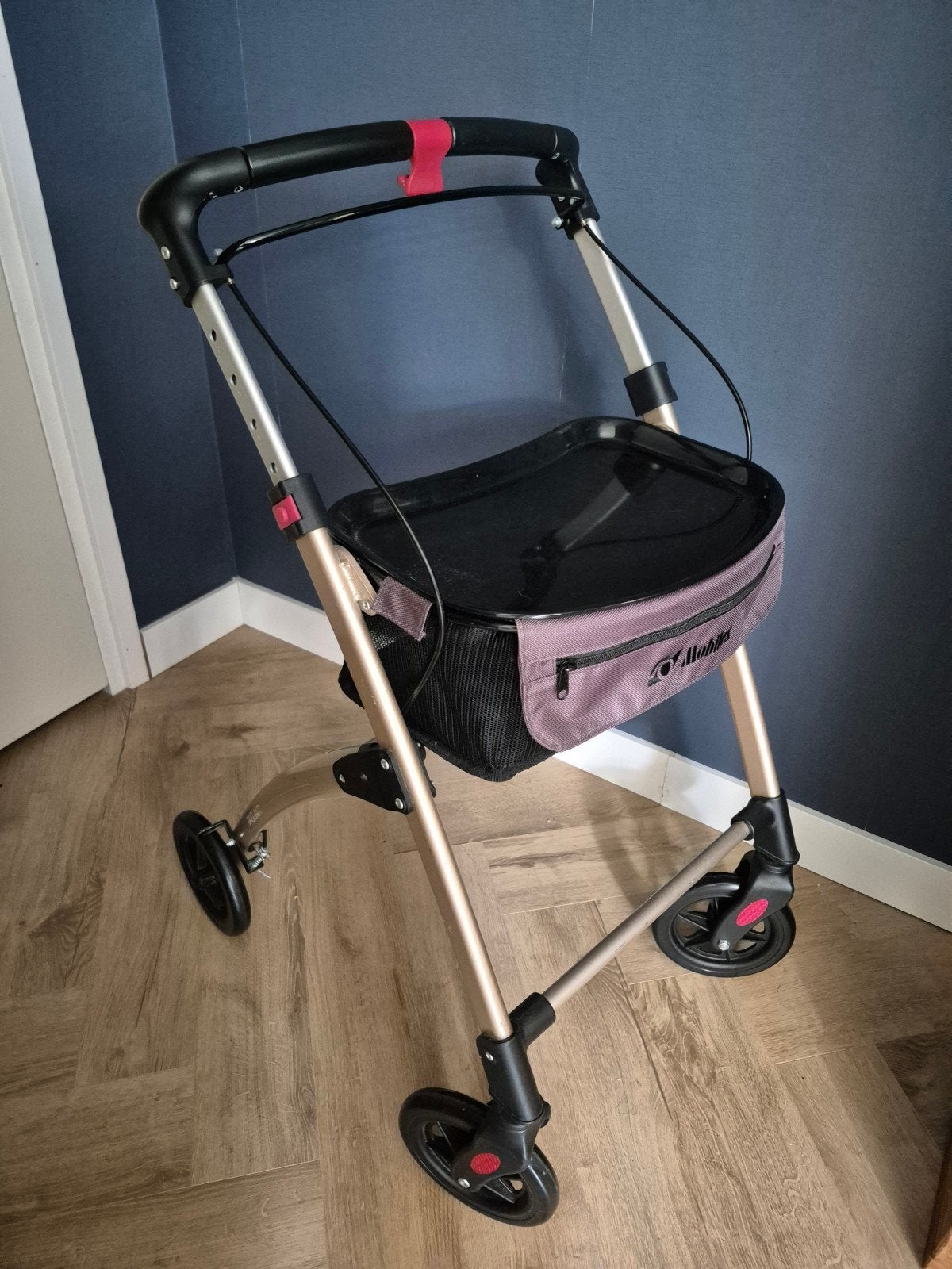 Zgan binnen rollator, Ophalen