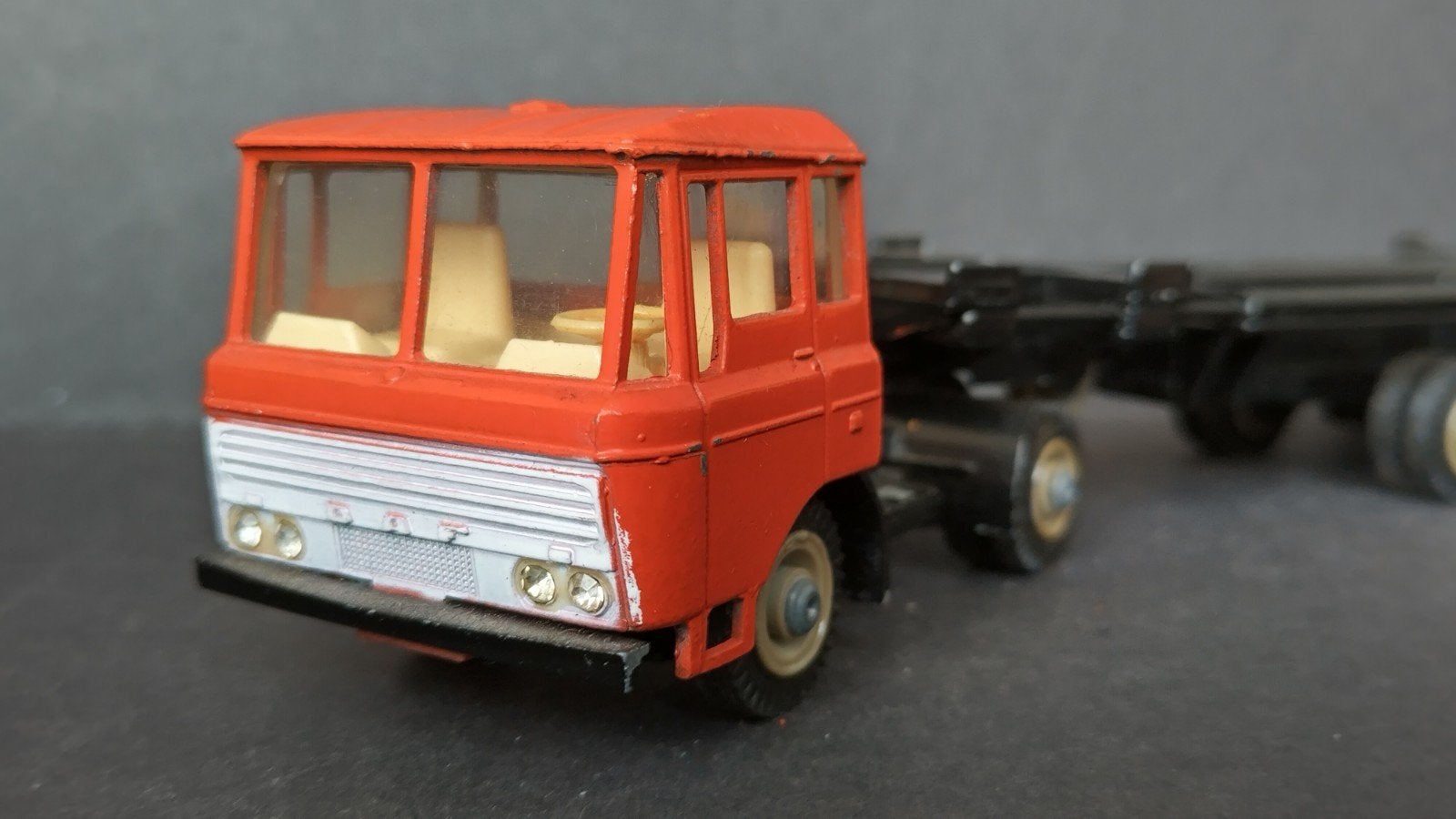 Daf 2600 Container oplegger 1:50 Lion Car Pol, Verzenden, ., Zo goed als nieuw, Lion