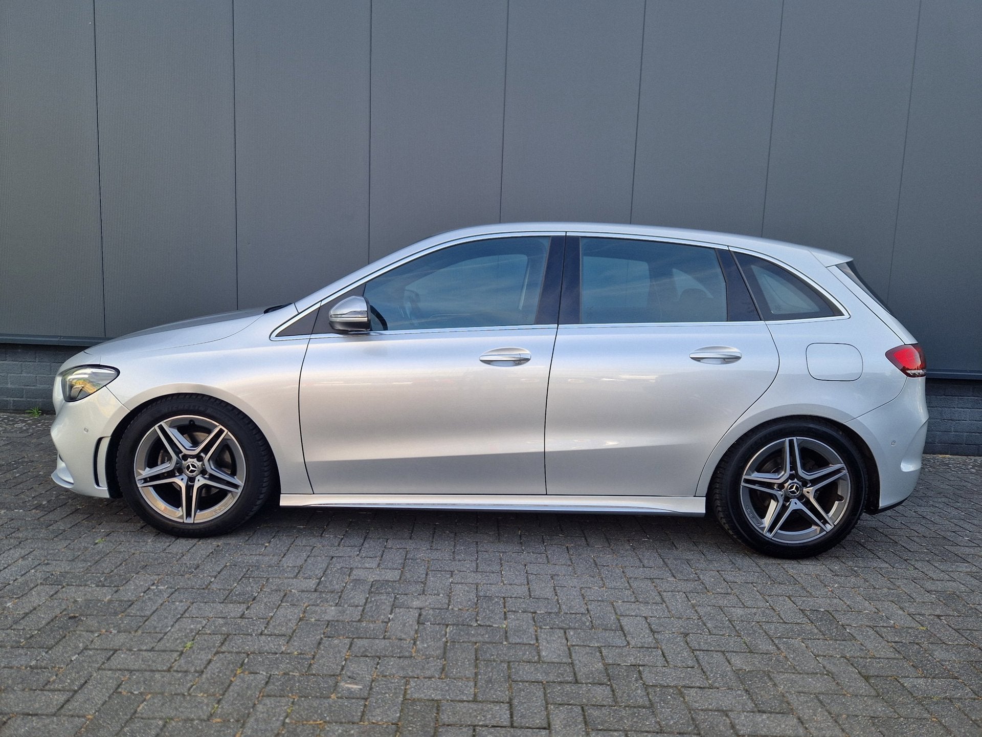 Mercedes-Benz B-klasse 180 Business Solution AMG /Led /Org N, 12 maanden, 136 pk, Gebruikt, Euro 6