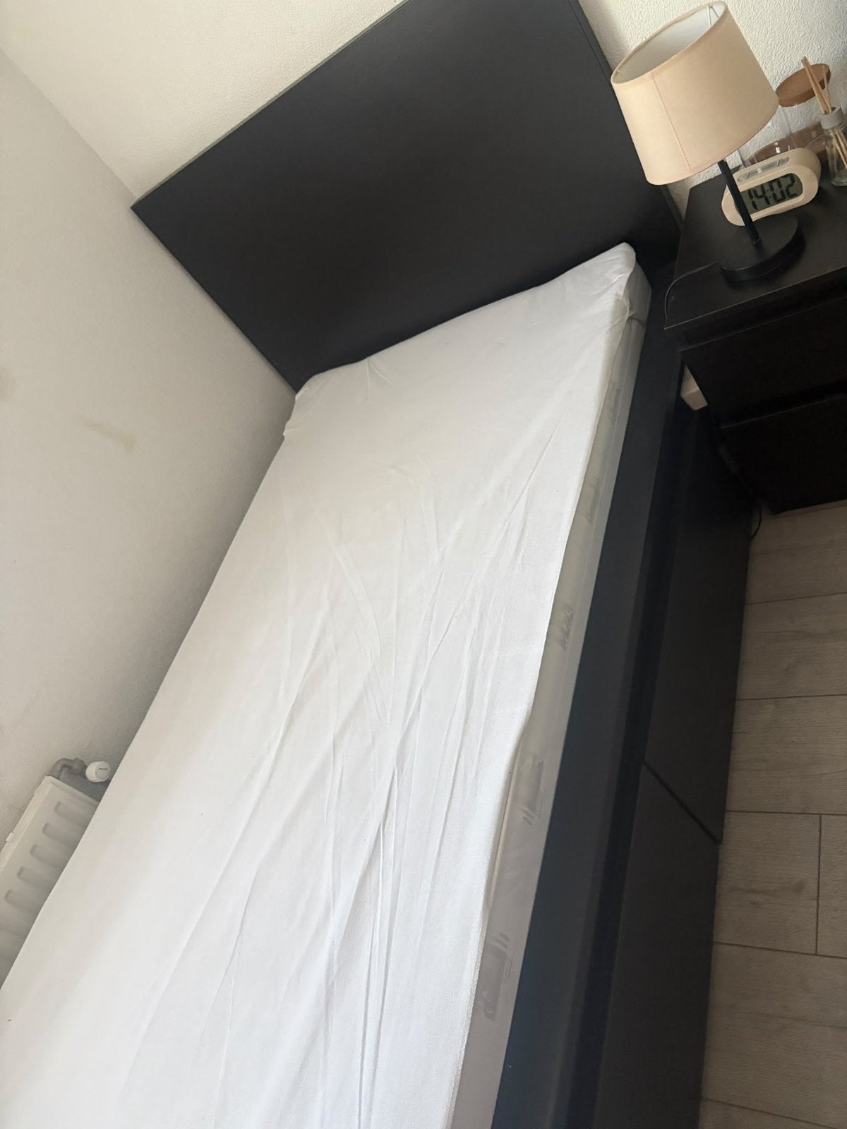 Eenpersoonsbed met elektrische bodem en 2 opbergladen, Huis en Inrichting, Slaapkamer | Bedden, 90 cm, Eenpersoons, Zwart, Ophalen of Verzenden