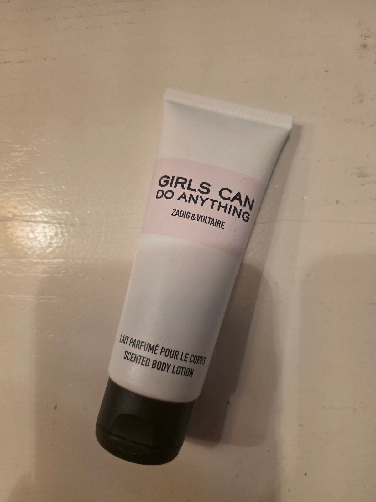 Zadig & Voltaire Girls Can Do Anything Body Lotion 75 ml | U, Ophalen of Verzenden, Zo goed als nieuw, Bodylotion, Crème of Olie
