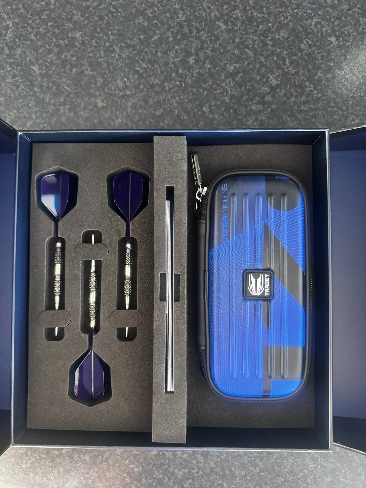 Target 975 Ultra Marine 24gr, Sport en Fitness, Darts, Ophalen of Verzenden, Zo goed als nieuw, Pijlen
