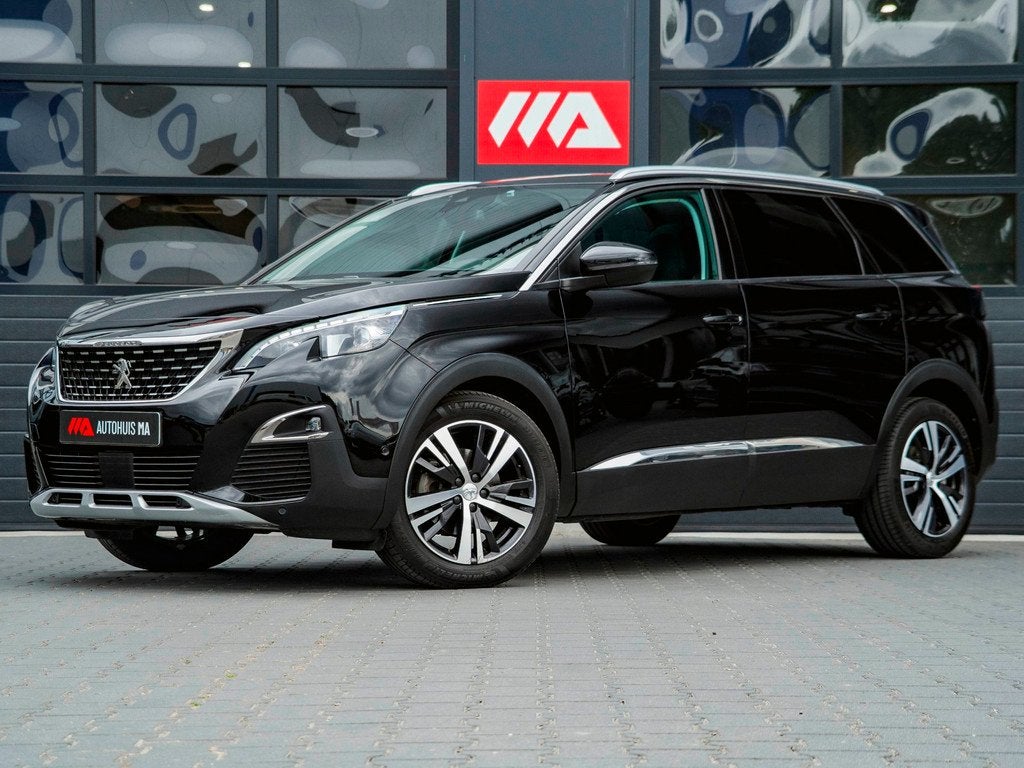 Peugeot 5008 1.2 Allure | 7P | PANO | CAMERA | CLIMA, Auto's, Peugeot, Gebruikt, 1199 cc, Zwart, Bedrijf