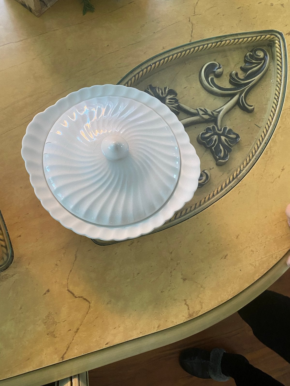 Witte schaal met deksel - Brooks Brothers, Ophalen, Overige merken, Klassiek, Keramiek