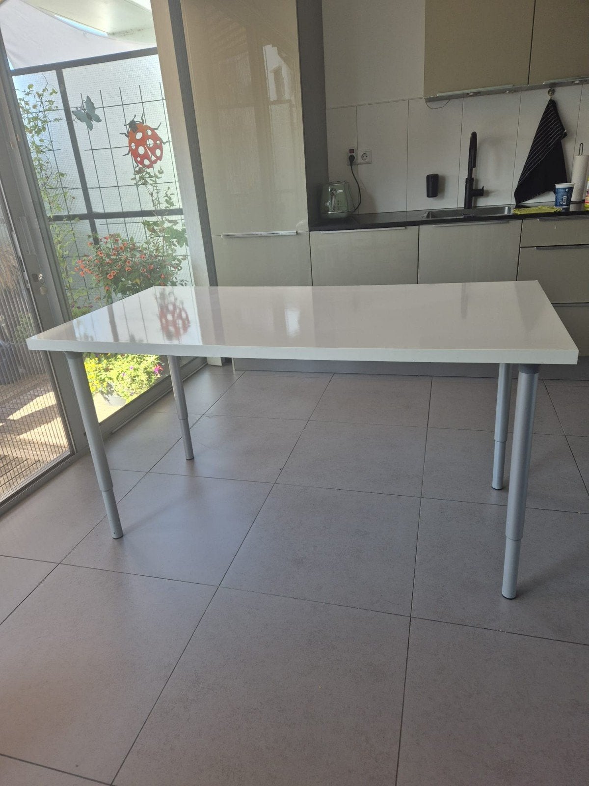 Mooie bureautafel met losse glasplaat, Huis en Inrichting, Bureaus, Ophalen, In hoogte verstelbaar, Spaanplaat of MDF, Zo goed als nieuw
