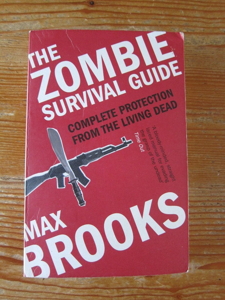 The Zombie Survival Guide - Protection from the Living Dead, Ophalen of Verzenden, Zo goed als nieuw, Max Brooks