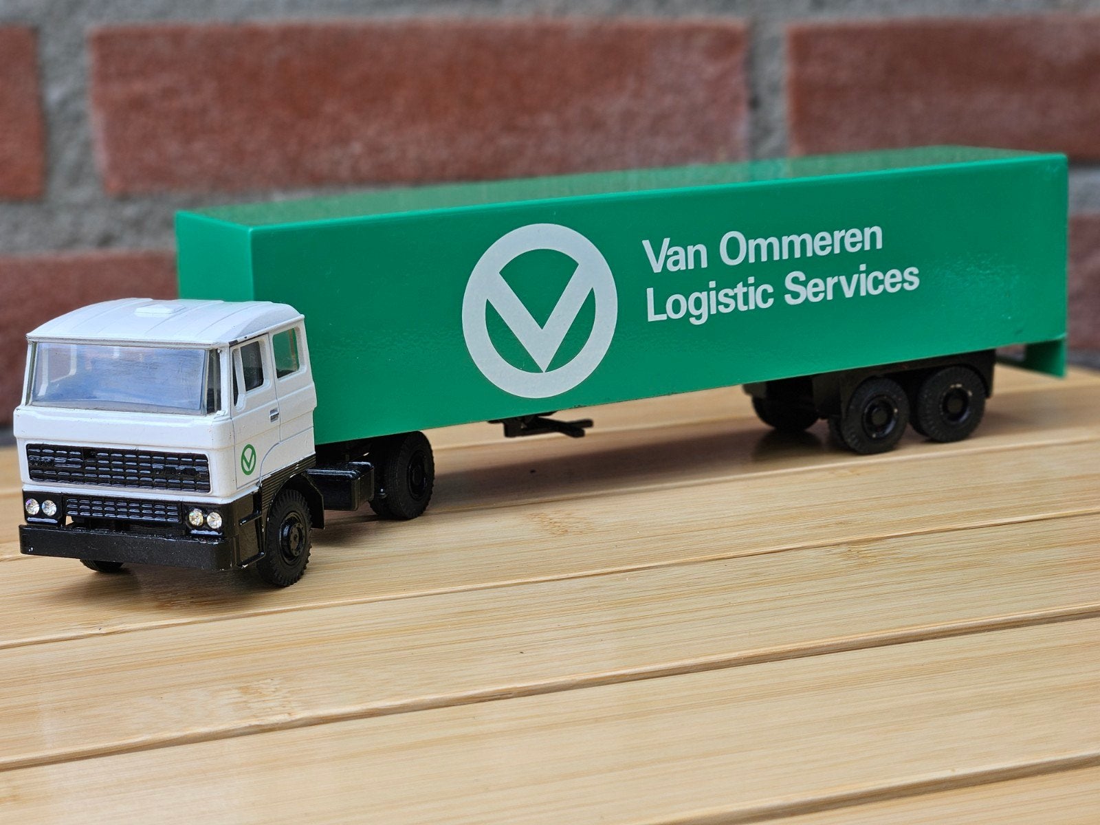 Lioncar Daf 3300 van Ommeren Logistic Services vrachtauto, Ophalen of Verzenden, Zo goed als nieuw, Bus of Vrachtwagen, Lion Toys