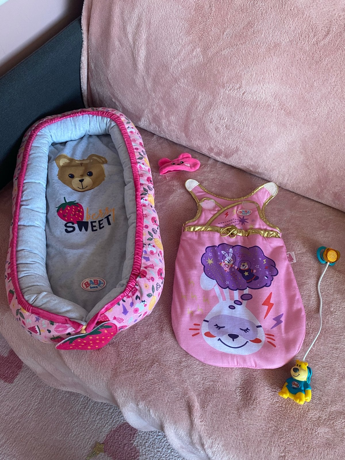 Baby Born bedje met speen, slaapmasker en slaapzak, Kinderen en Baby's, Ophalen, Zo goed als nieuw, Babypop