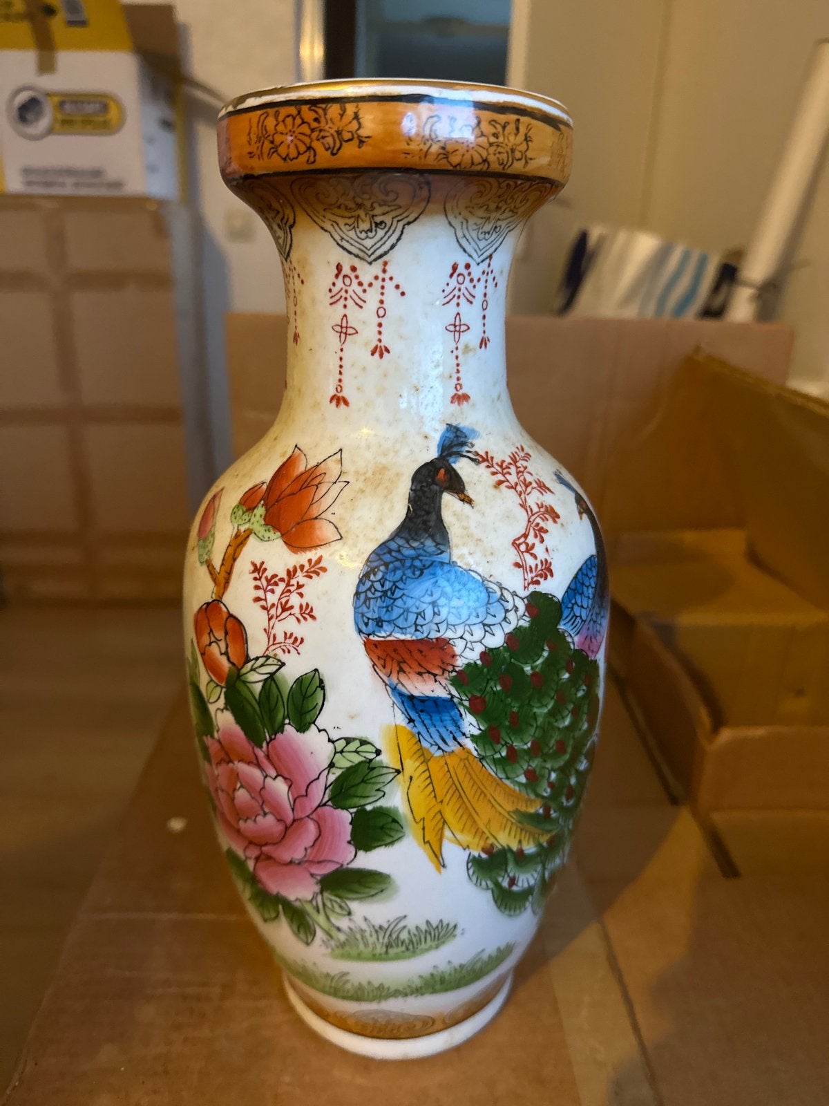 Prachtige vintage vaas met pauw en bloemen, Ophalen