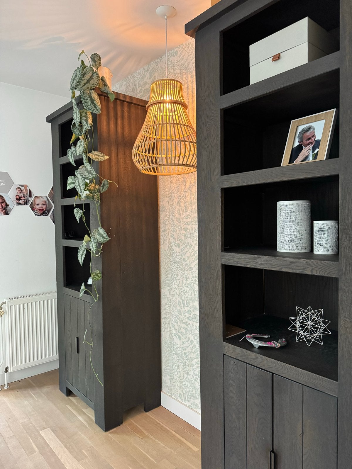 Twee zware kwaliteit eikenhouten kasten - Zwart geborsteld, Huis en Inrichting, Kasten | Boekenkasten, Ophalen, 200 cm of meer