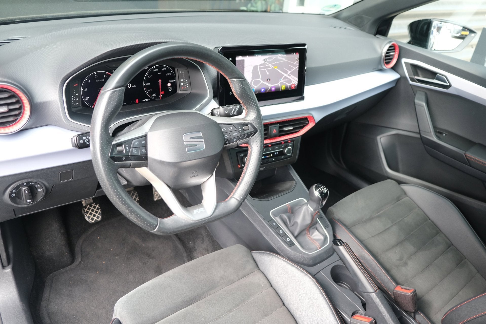 Seat Ibiza 1.0 EcoTSI FR 110PK Facelift Pano Cam Led Alcanta, Auto's, Seat, Voorwielaandrijving, Gebruikt, Zwart, 580 kg