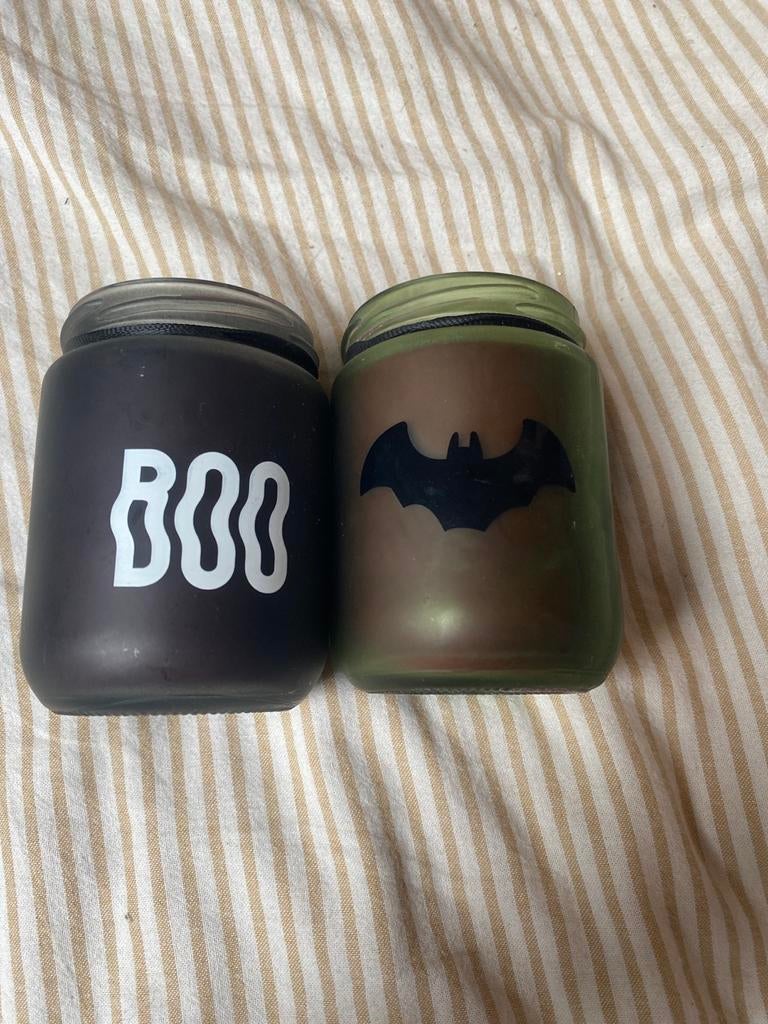 Set van 2 Geurkaarsen: Halloween 'BOO' en Batman, Meerkleurig, Overige stijlen, Ophalen of Verzenden, Zo goed als nieuw