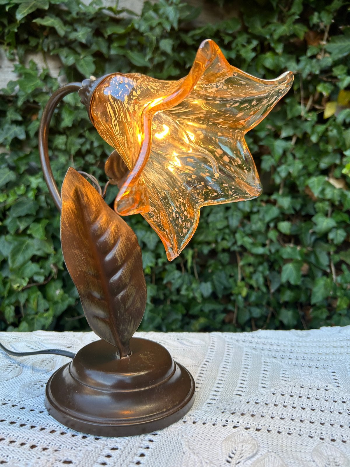 Vintage Tafellamp met Bloemvormige Glazen Kap, Overige merken, Vintage, Oranje, E14 (klein)