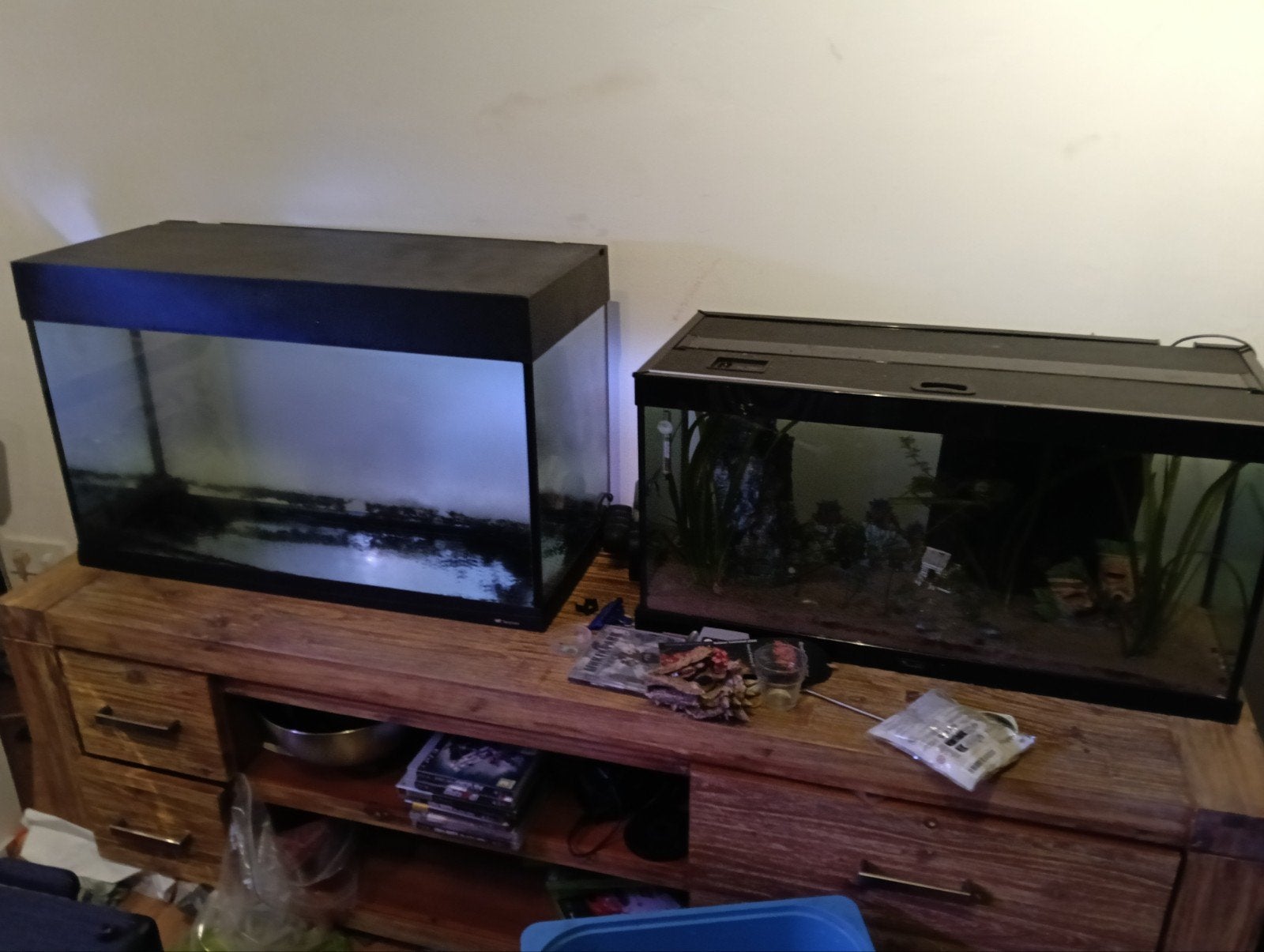 2 aquariums, Ophalen, Inclusief toebehoren, Gebruikt, Gevuld zoetwateraquarium