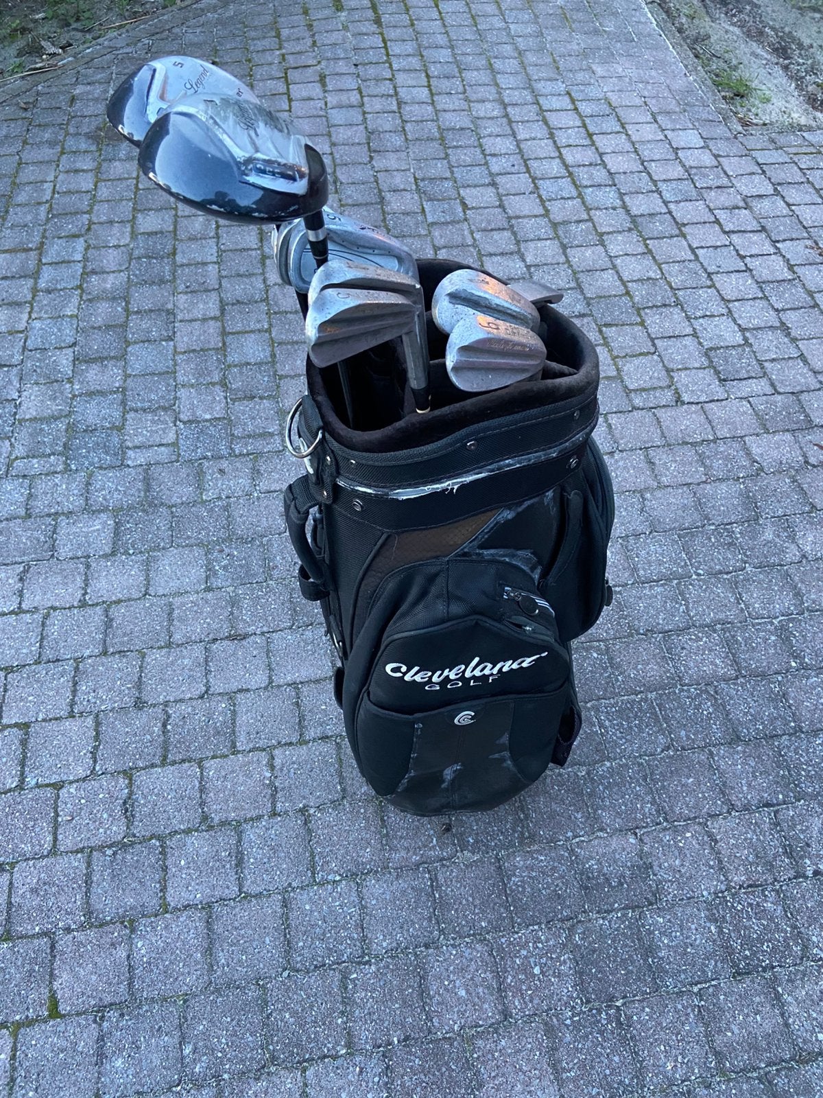 Complete Golfset, Cleveland Cartbag, IJzers, Woods & Putter