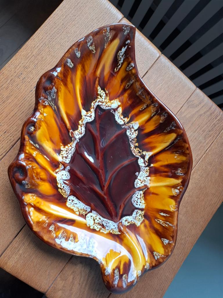 Vintage Vallauris Bladschotel - Bruin/Geel Keramiek, Antiek en Kunst, Antiek | Keramiek en Aardewerk, Ophalen of Verzenden