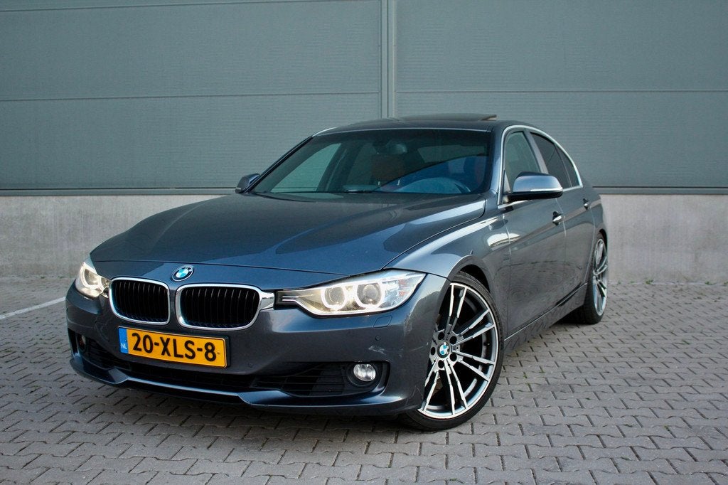 BMW 3-serie 320i High Executive|dakraam|Leder|Led|20inch, Auto's, BMW, Automaat, Euro 5, Achterwielaandrijving, Gebruikt
