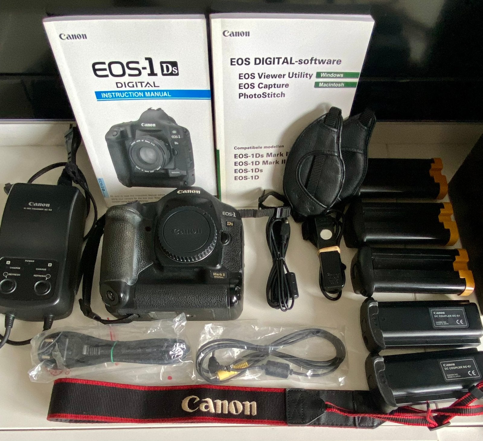 Canon EOS-1Ds Mark II slechts 47.684 clicks!!!Boekjes EN TAS, Spiegelreflex, Canon, 16 megapixels, Zo goed als nieuw