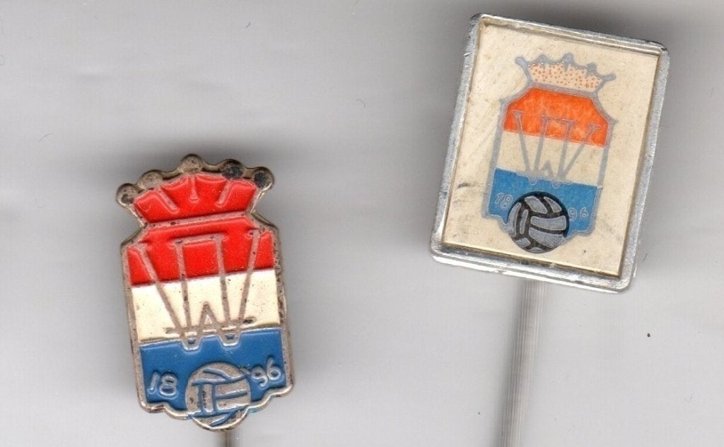 2 speldjes WILLEM II 1896 TILBURG VOETBAL (A7), Verzamelen, Ophalen of Verzenden, Gebruikt, Overige onderwerpen